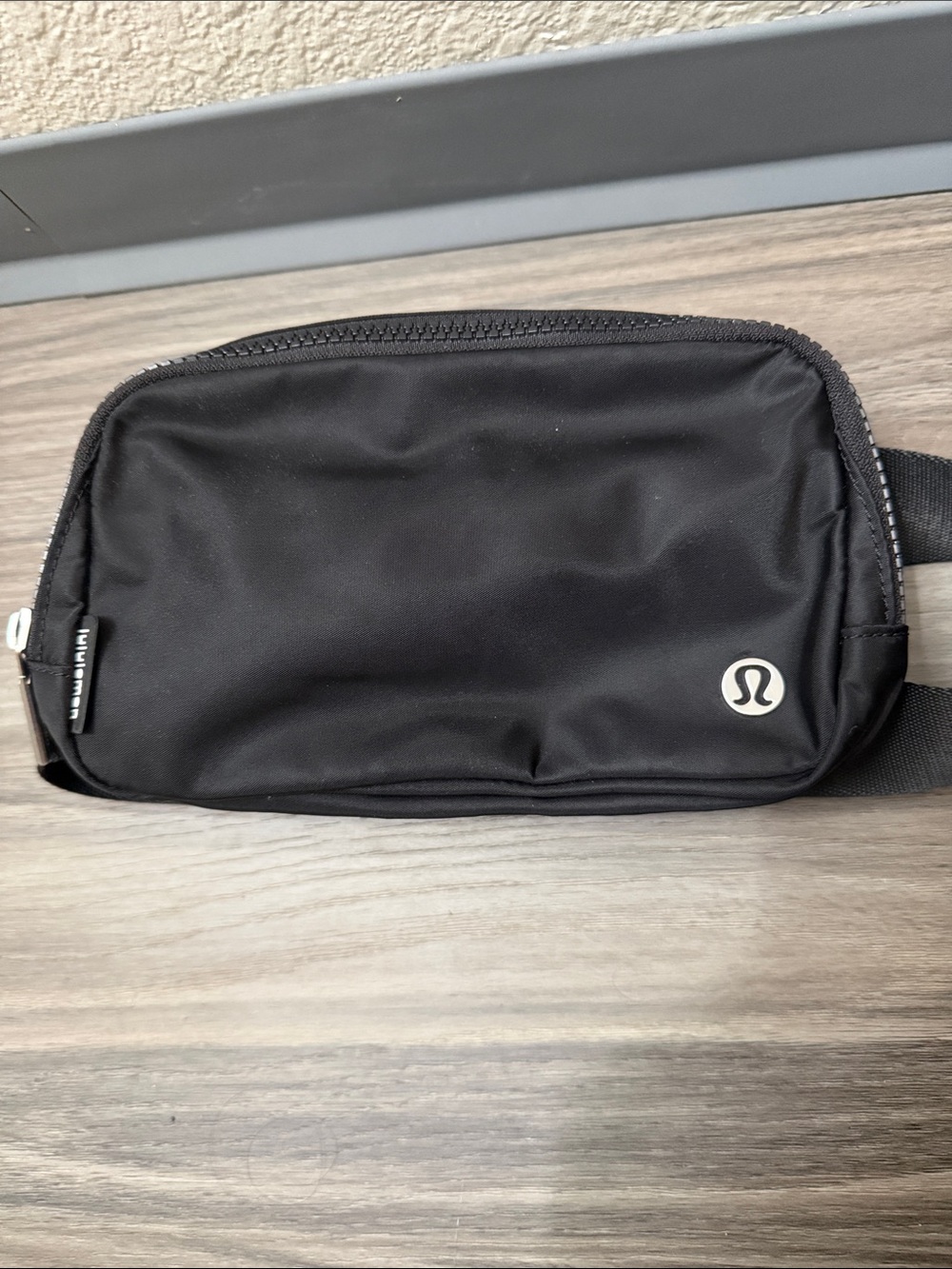 lululemon athletica Black Men’s Belt Bag with Logo Emblem